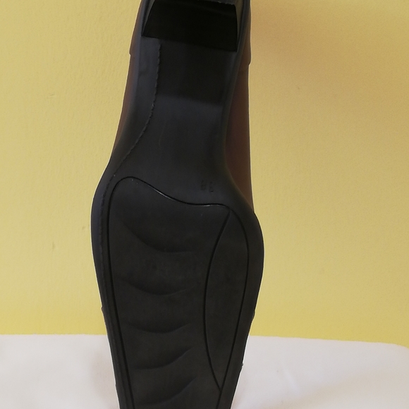Brown Spring Brand Shoes - Picture 3 of 3